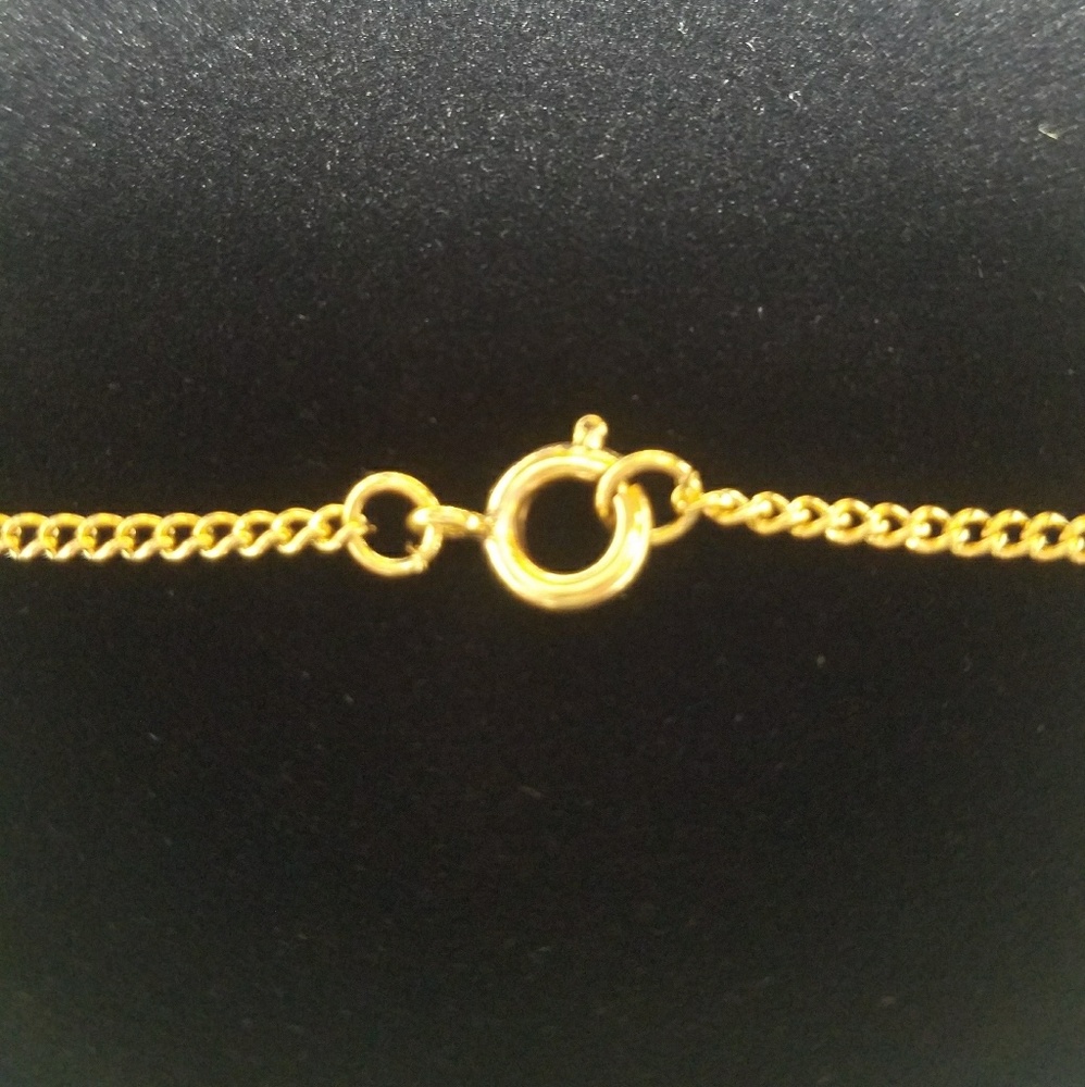 Beautiful Gold Leaf Necklace - Picture 4 of 4